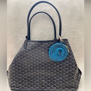 Faux leather Flower coin pouch keychain & charm Bag